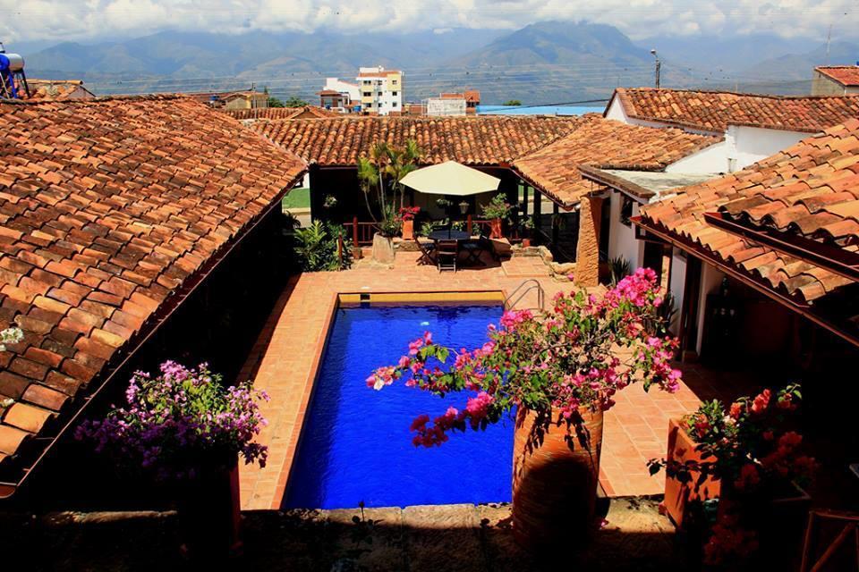 La Serrana Hostal Spa Socorro Exterior foto