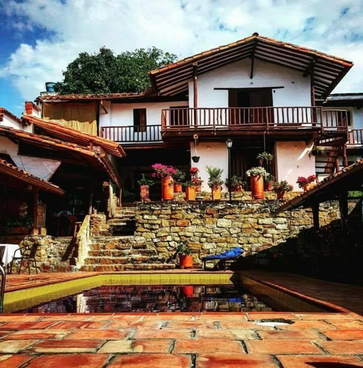 La Serrana Hostal Spa Socorro Exterior foto